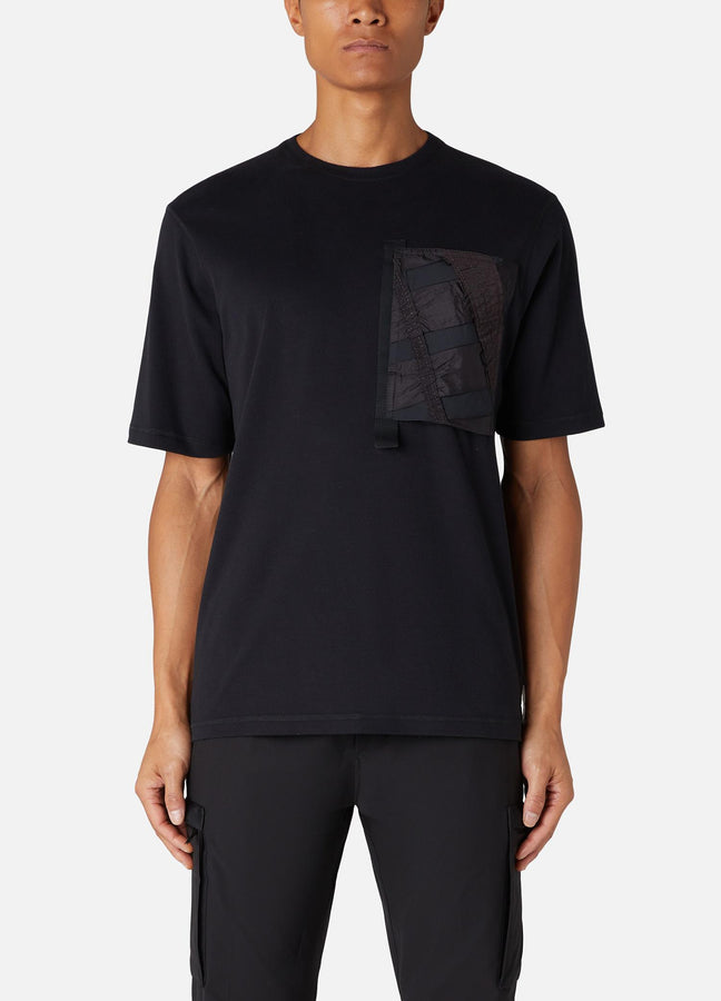 AIR BRAKE OFF-CUT PKT TEE BLACK RÆBURN