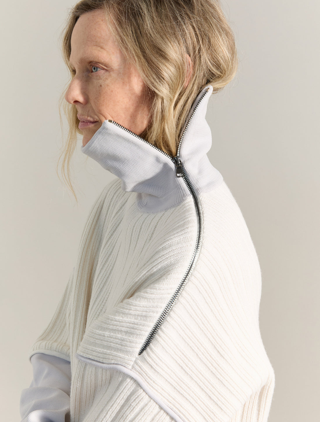 COLOUR-BLOCK SWEATER in WHITE, image 2