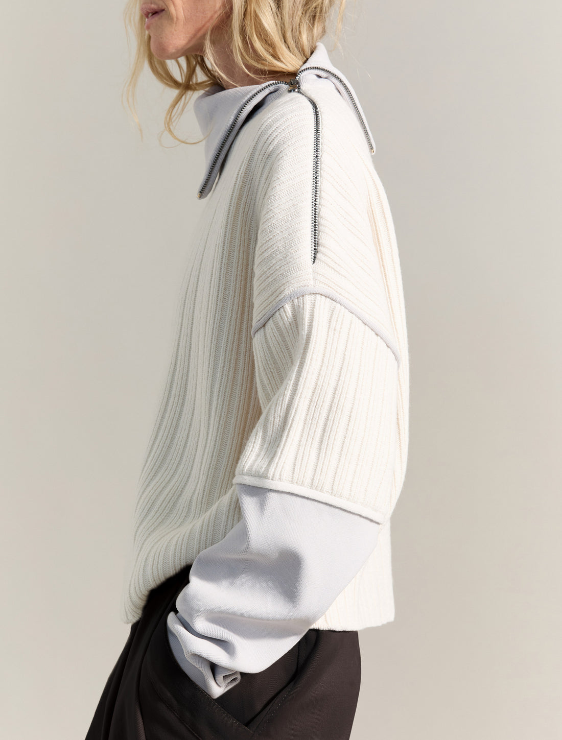 COLOUR-BLOCK SWEATER in WHITE, image 3