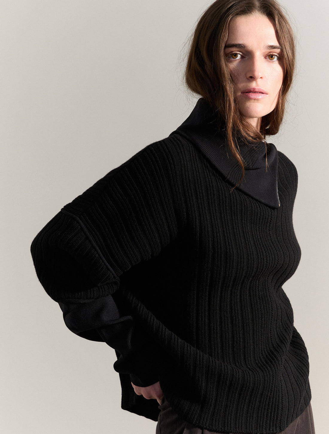 COLOUR-BLOCK SWEATER in BLACK, image 2