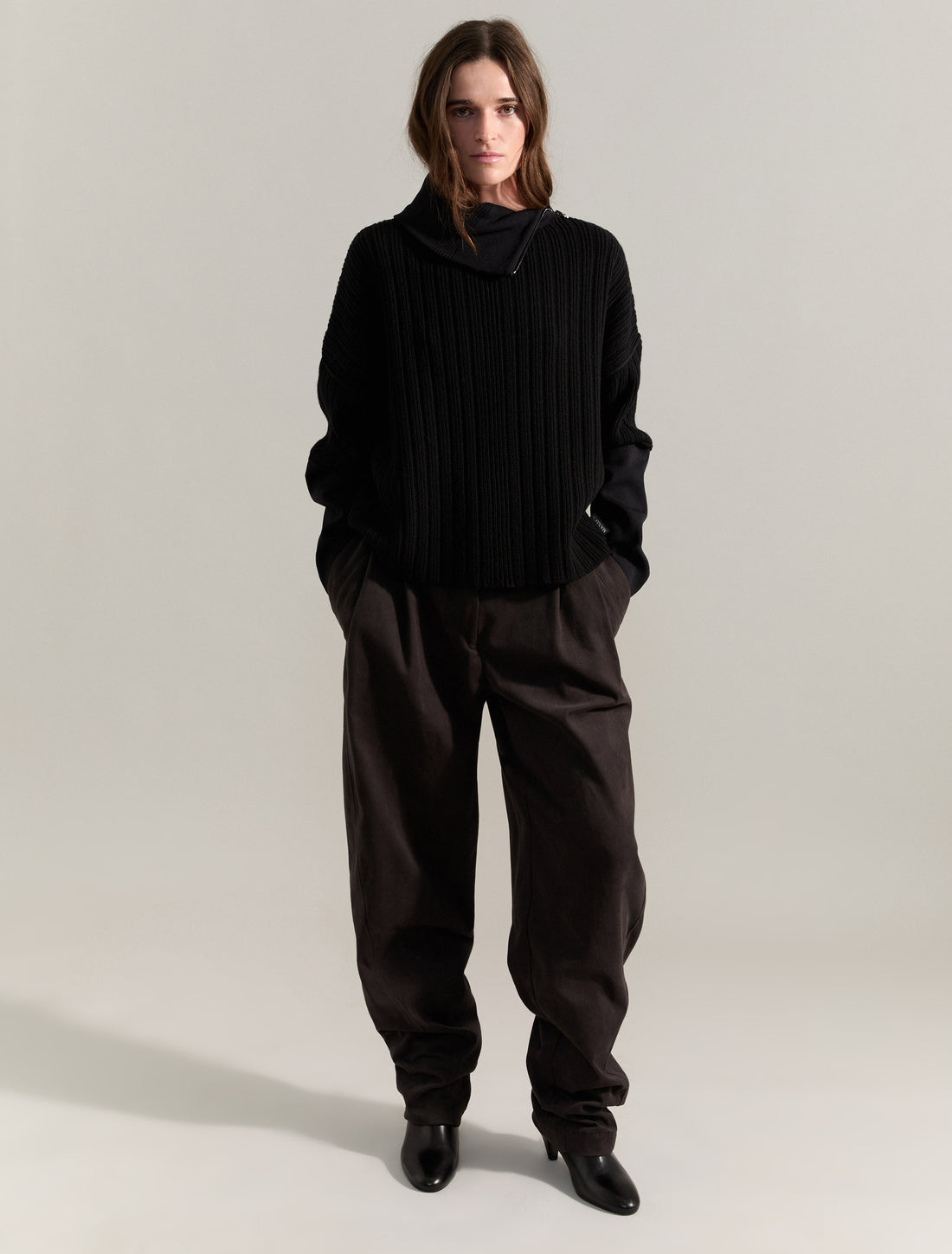 COLOUR-BLOCK SWEATER in BLACK, image 4