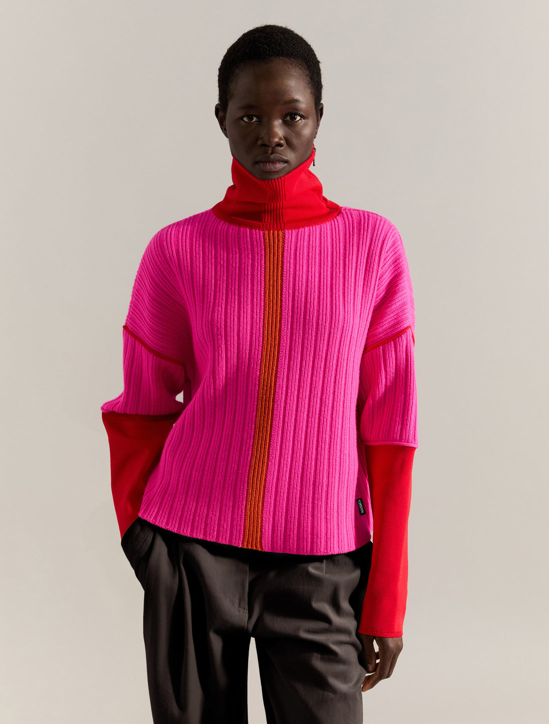 COLOUR-BLOCK SWEATER in FUSCHIA, image 2