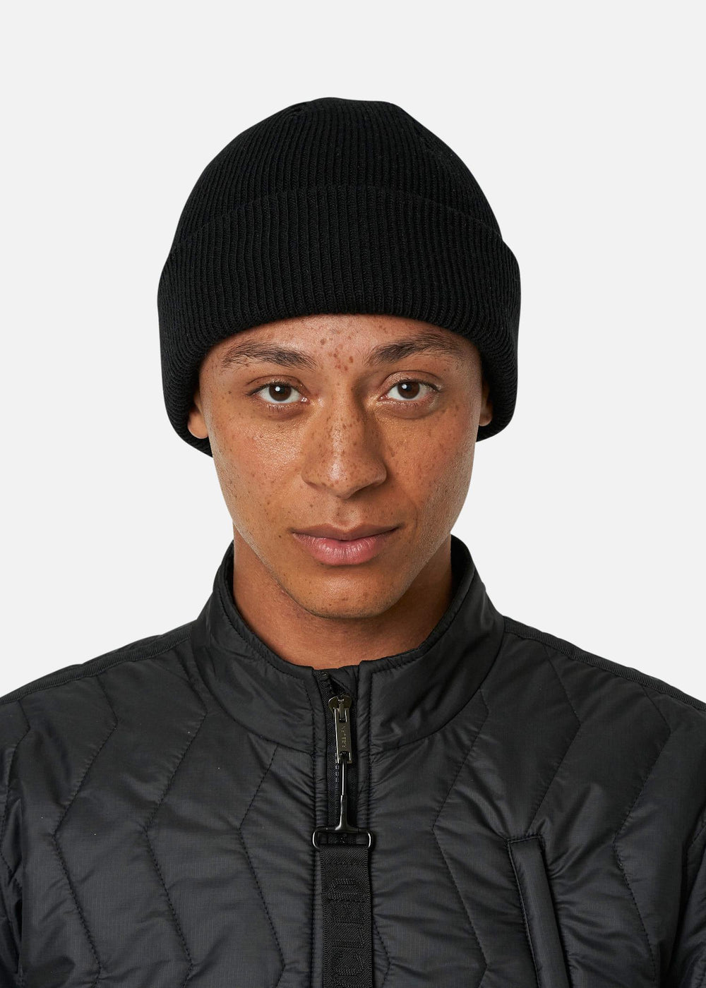 LOGO BEANIE BLACK RÆBURN